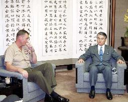 U.S. Marine Corps commandant calls on Okinawa governor